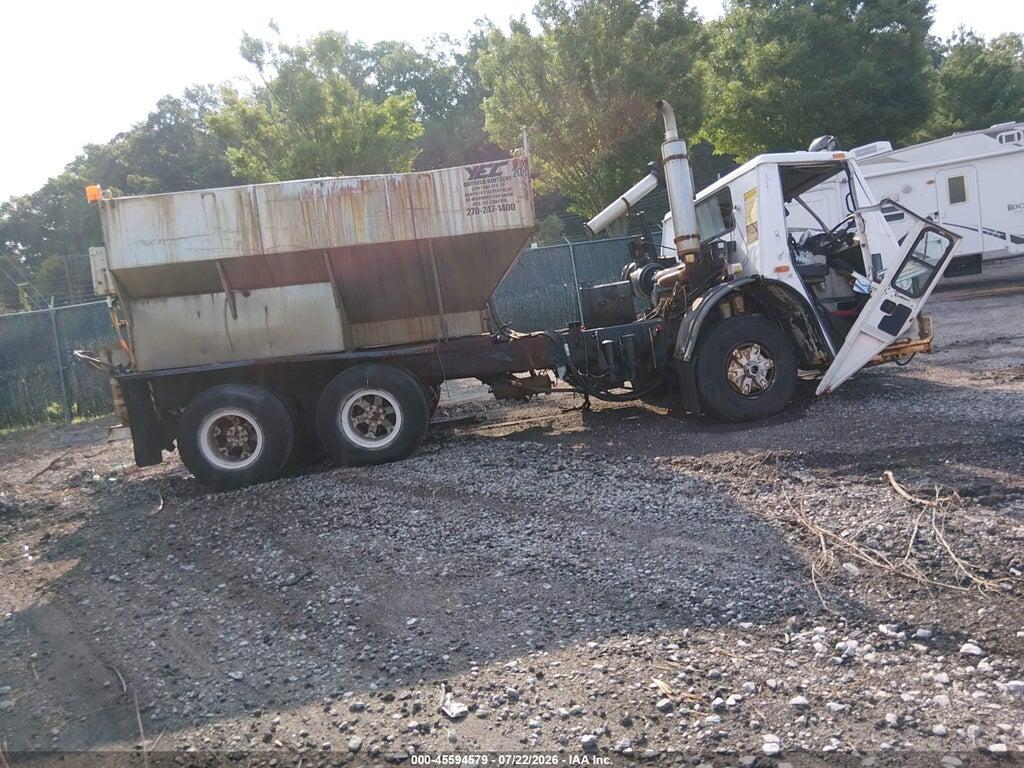1M2AC07C83M007265 2003 MACK 600 photo no. 4