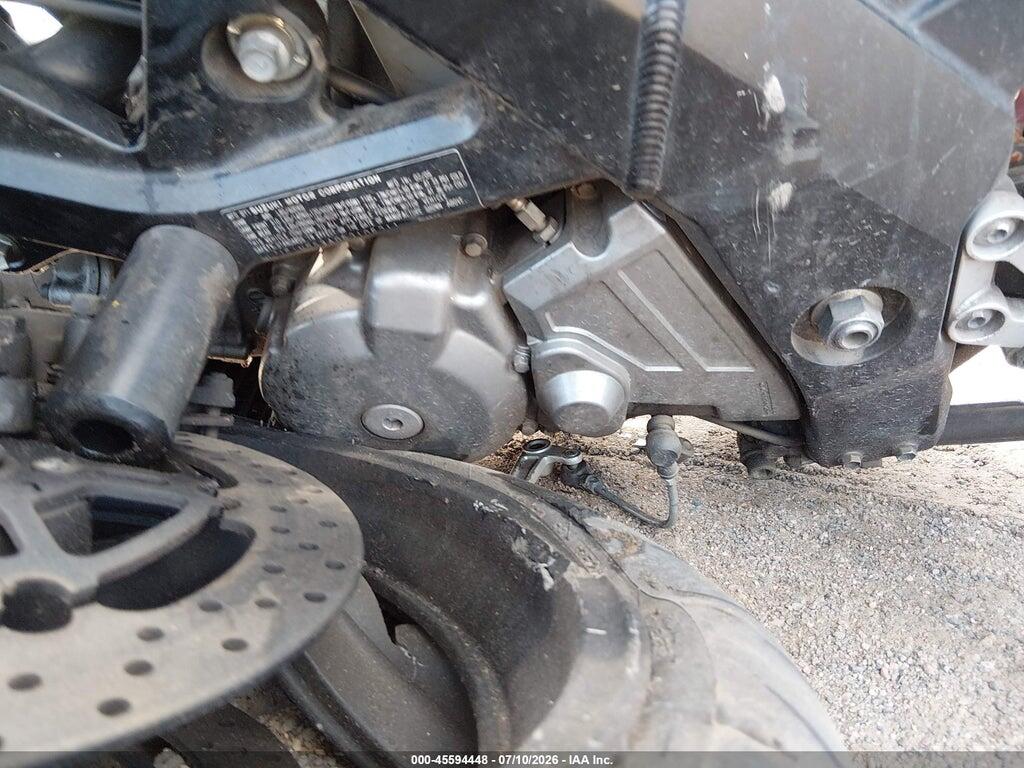 JS1VP53A952105211 2005 SUZUKI SV650 photo no. 9