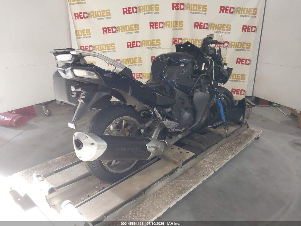 JKBZGNC14AA001979 2010 KAWASAKI ZG1400 photo no. 4