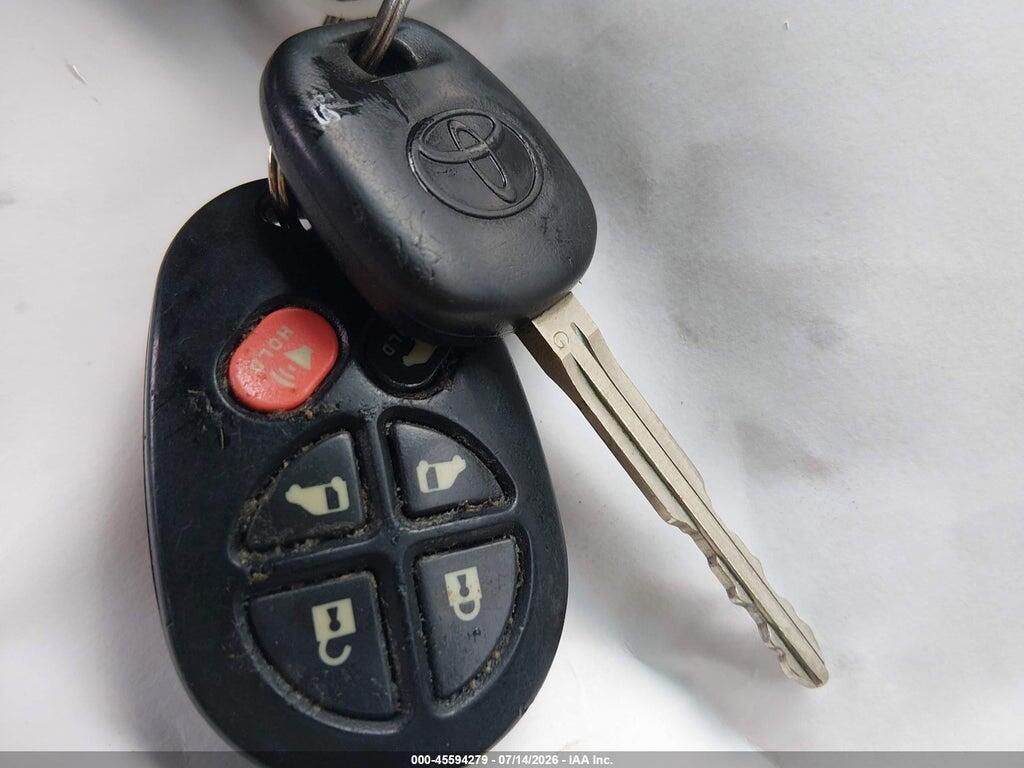 5TDYK3DC6BS068077 2011 TOYOTA SIENNA photo no. 11