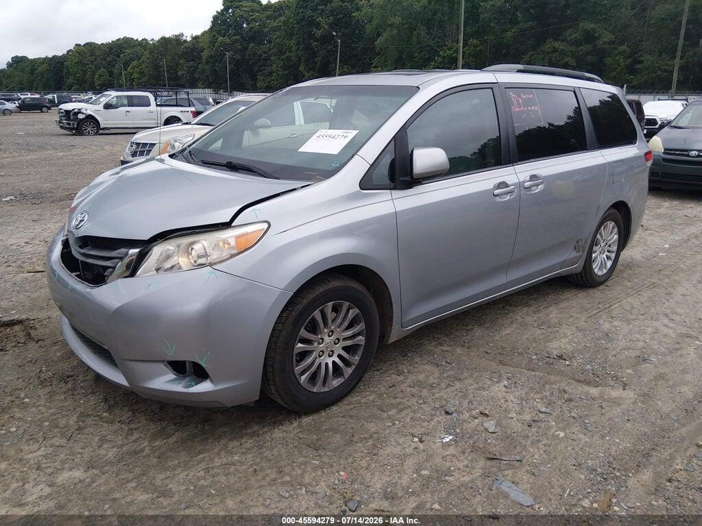 5TDYK3DC6BS068077 2011 TOYOTA SIENNA photo no. 2