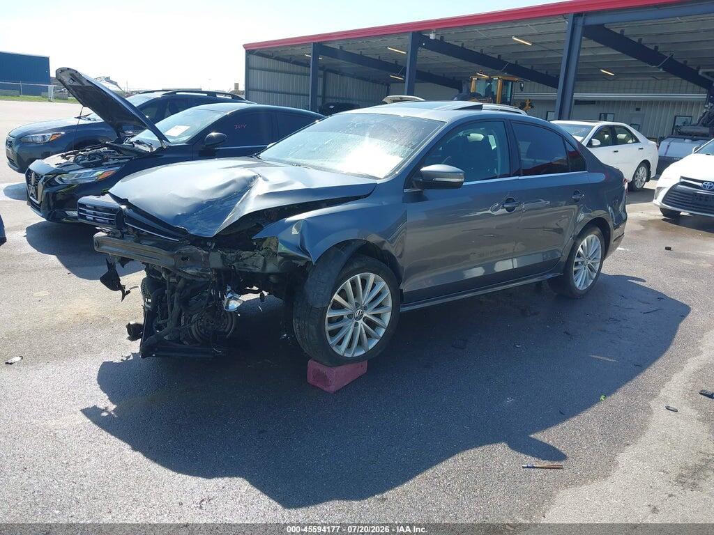 3VWLL7AJ1EM445613 2014 VOLKSWAGEN JETTA photo no. 2