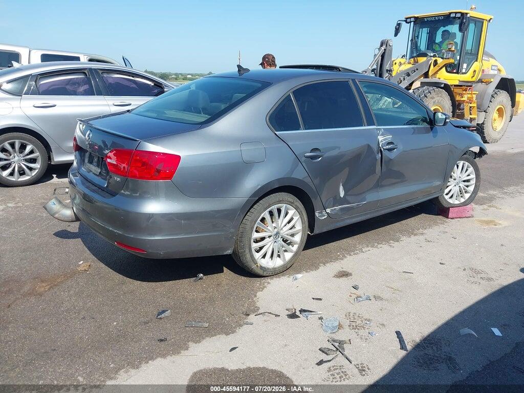 3VWLL7AJ1EM445613 2014 VOLKSWAGEN JETTA photo no. 4