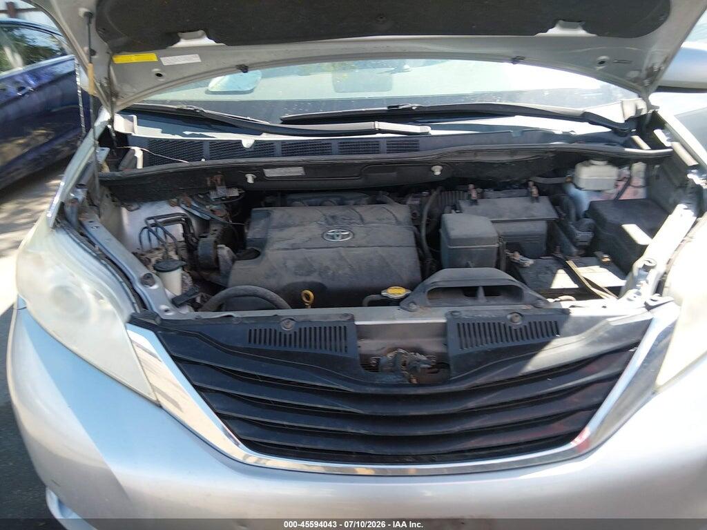 5TDJK3DC0BS012721 2011 TOYOTA SIENNA photo no. 10