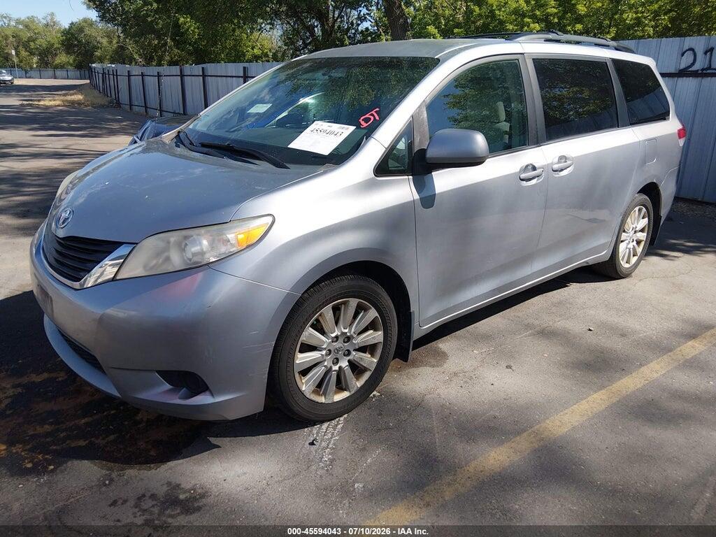 5TDJK3DC0BS012721 2011 TOYOTA SIENNA photo no. 2