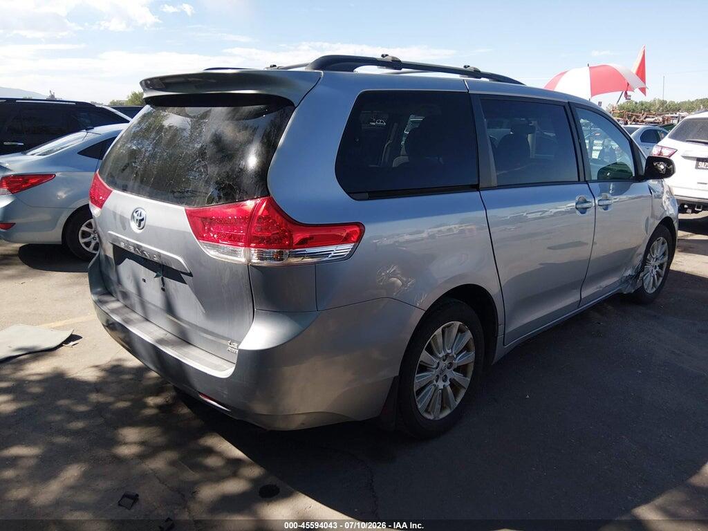 5TDJK3DC0BS012721 2011 TOYOTA SIENNA photo no. 4