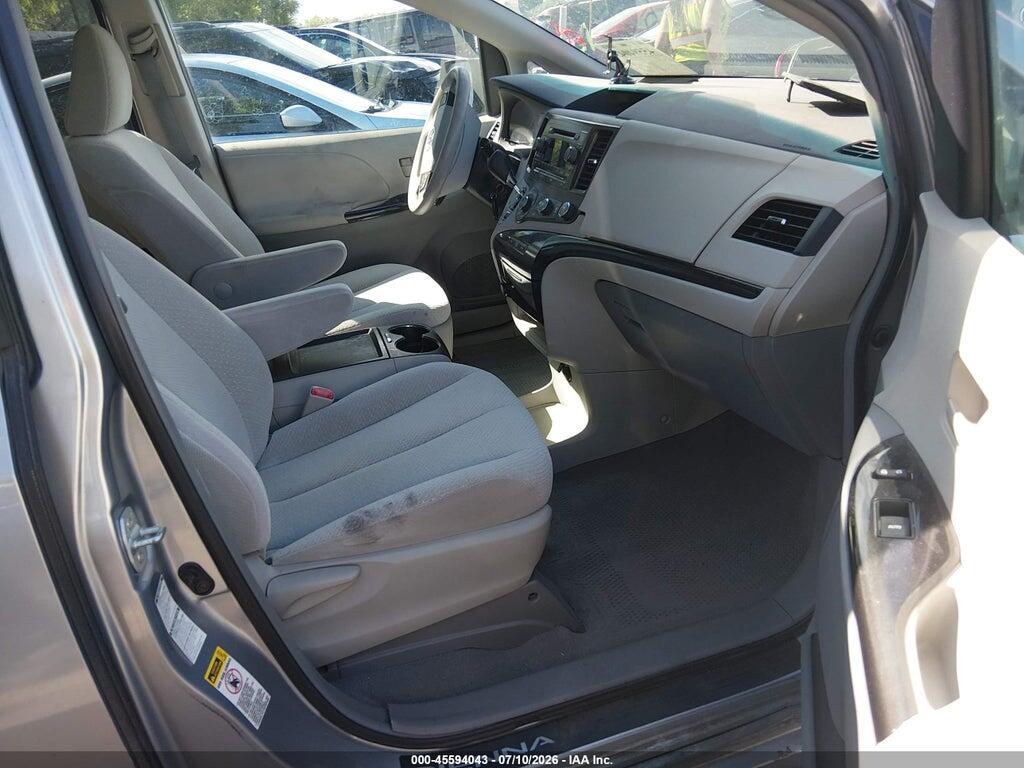 5TDJK3DC0BS012721 2011 TOYOTA SIENNA photo no. 5