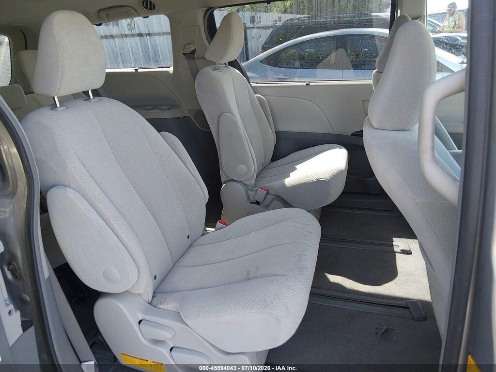 5TDJK3DC0BS012721 2011 TOYOTA SIENNA photo no. 8