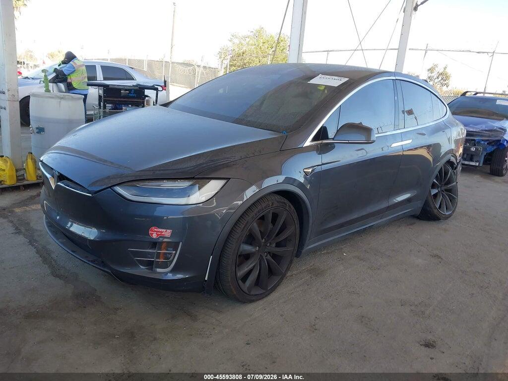 5YJXCAE22HF045279 2017 TESLA MODEL X photo no. 2