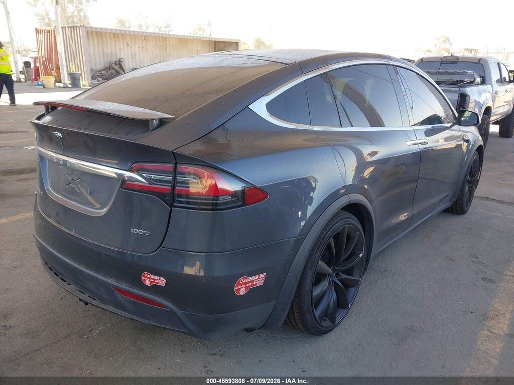 5YJXCAE22HF045279 2017 TESLA MODEL X photo no. 4