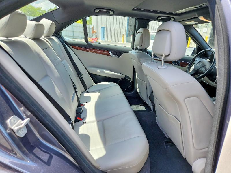 2011 MERCEDES-BENZ C 300 — Фото 10 из 13
