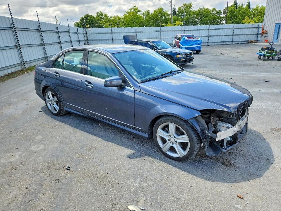 2011 MERCEDES-BENZ C 300 — Фото 4 из 13