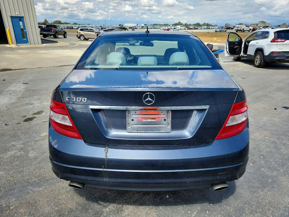 2011 MERCEDES-BENZ C 300 — Фото 6 из 13
