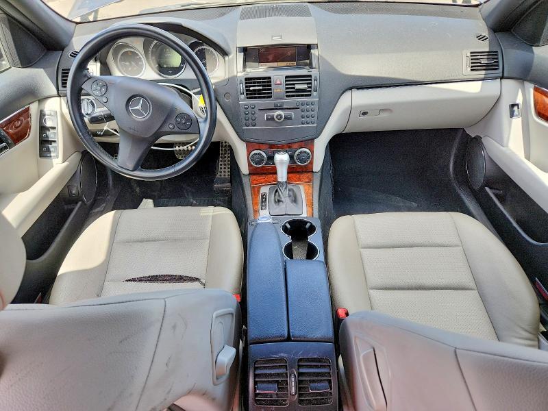 2011 MERCEDES-BENZ C 300 — Фото 8 из 13