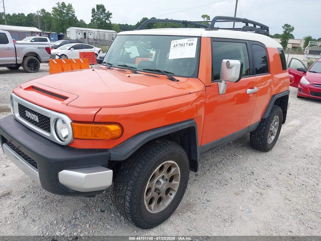 JTEBU4BF2DK151594 2013 TOYOTA FJ CRUISER photo no. 2
