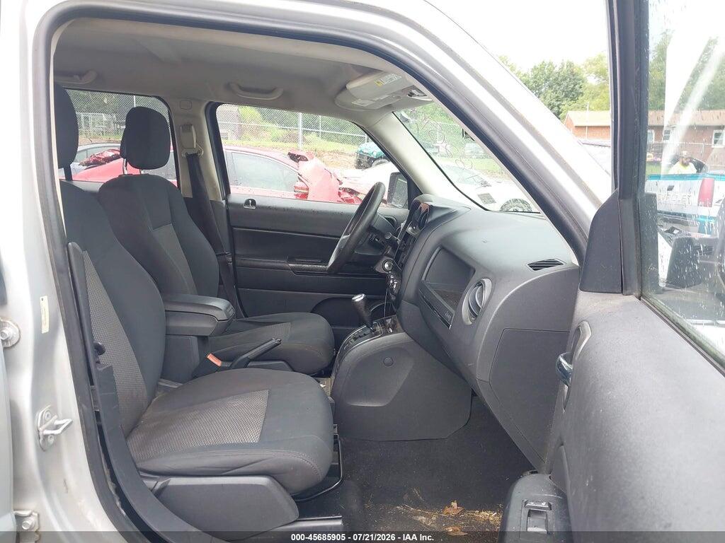 1J4NF2GB4AD551804 2010 JEEP PATRIOT photo no. 5