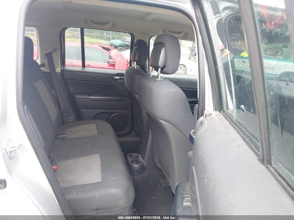 1J4NF2GB4AD551804 2010 JEEP PATRIOT photo no. 8