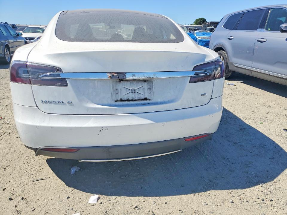 2014 TESLA MODEL S — Фото 6 из 12