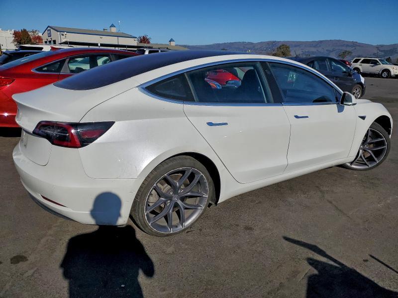 5YJ3E1EA9HF001537 2017 TESLA MODEL 3 photo no. 3