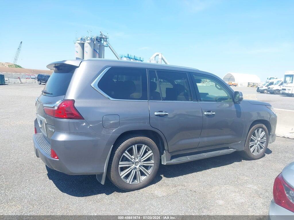2017 LEXUS LX 570 — Фото 13 из 16