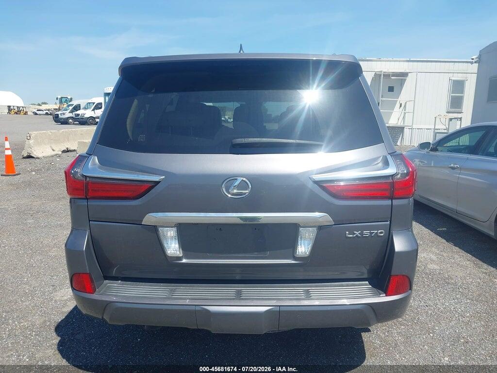 2017 LEXUS LX 570 — Фото 16 из 16