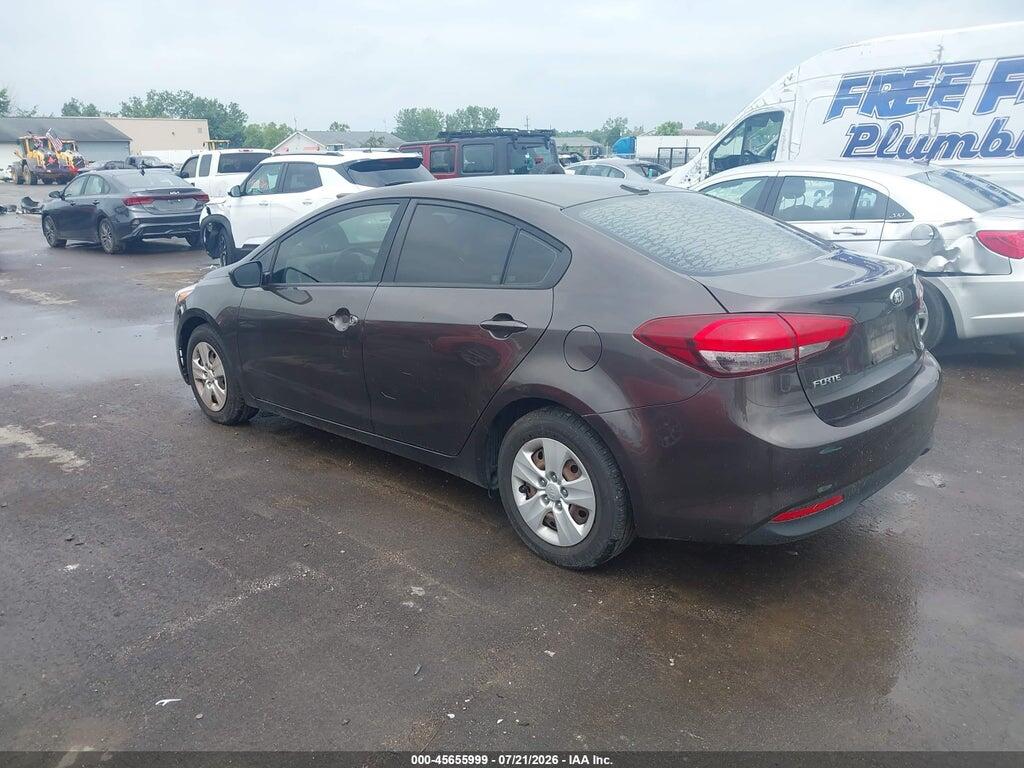 3KPFK4A77HE160743 2017 KIA FORTE photo no. 3