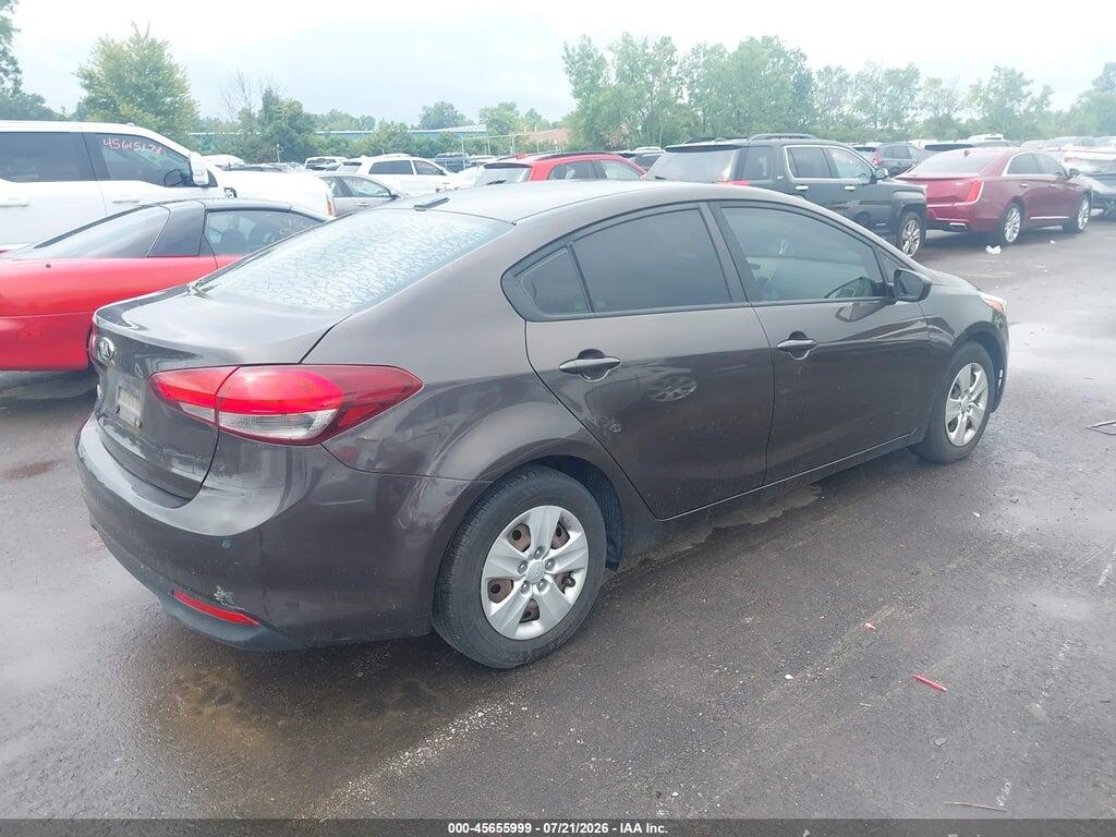 3KPFK4A77HE160743 2017 KIA FORTE photo no. 4