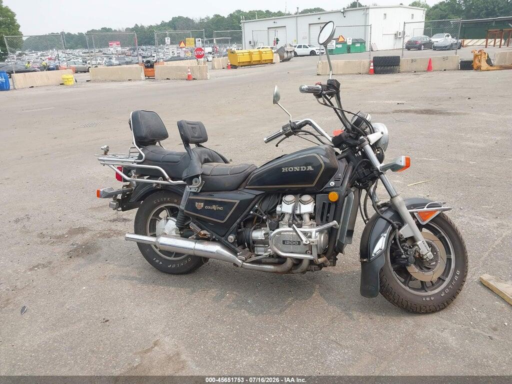 1HFSC1404EA000946 1984 HONDA GL1200 photo no. 8