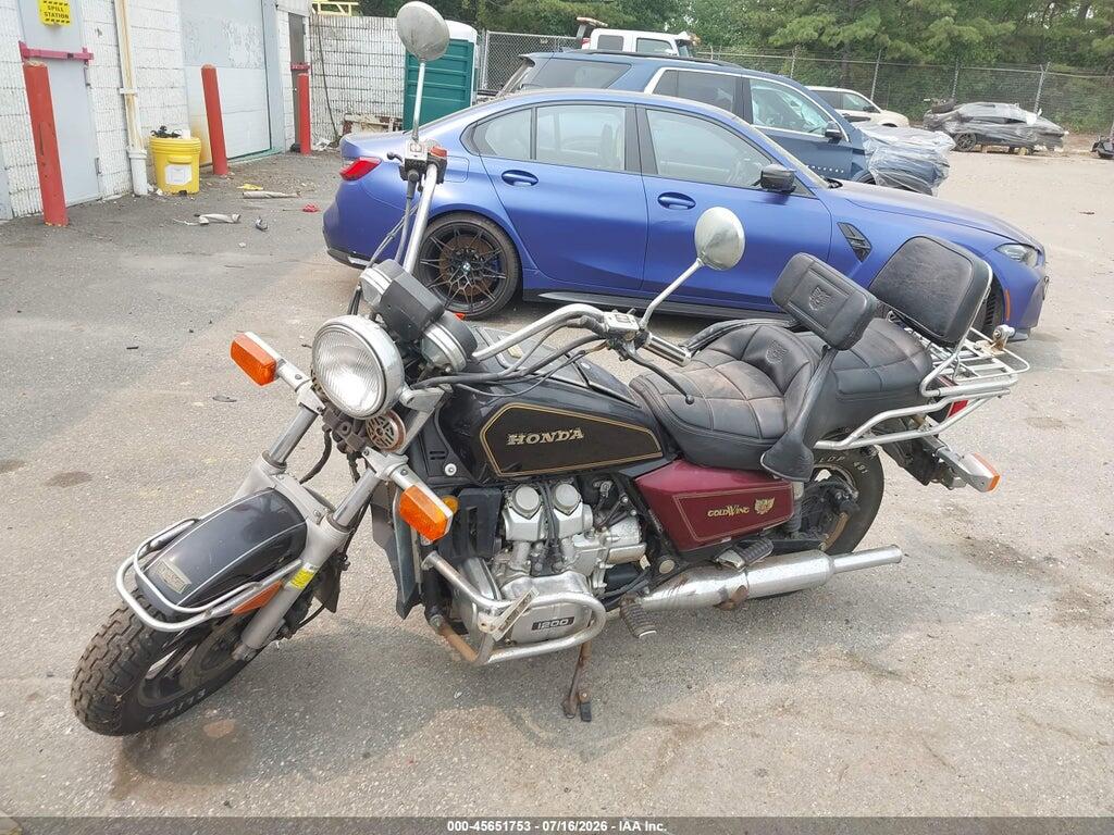 1HFSC1404EA000946 1984 HONDA GL1200 photo no. 9