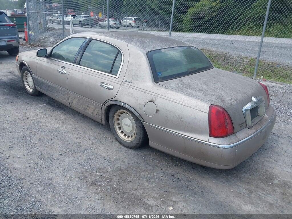 1LNHM81W11Y733634 2001 LINCOLN TOWN CAR photo no. 3