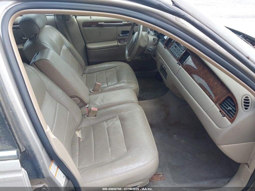 1LNHM81W11Y733634 2001 LINCOLN TOWN CAR photo no. 5