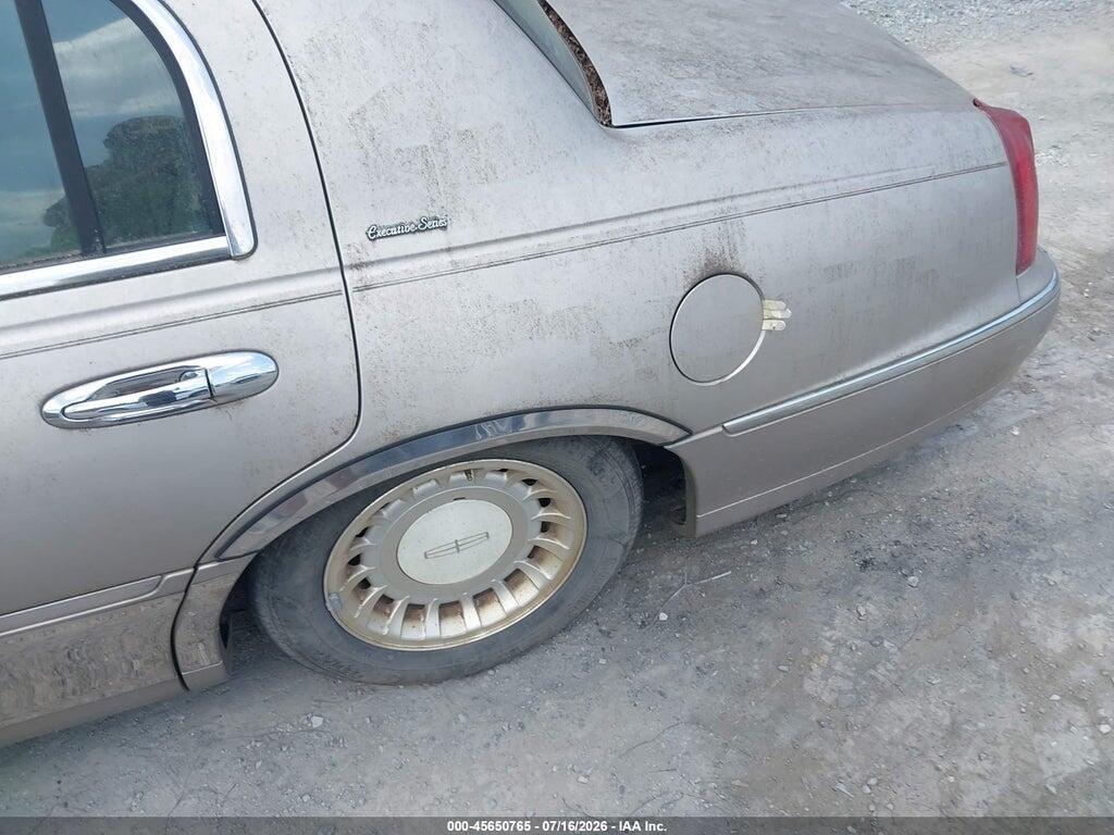 1LNHM81W11Y733634 2001 LINCOLN TOWN CAR photo no. 6