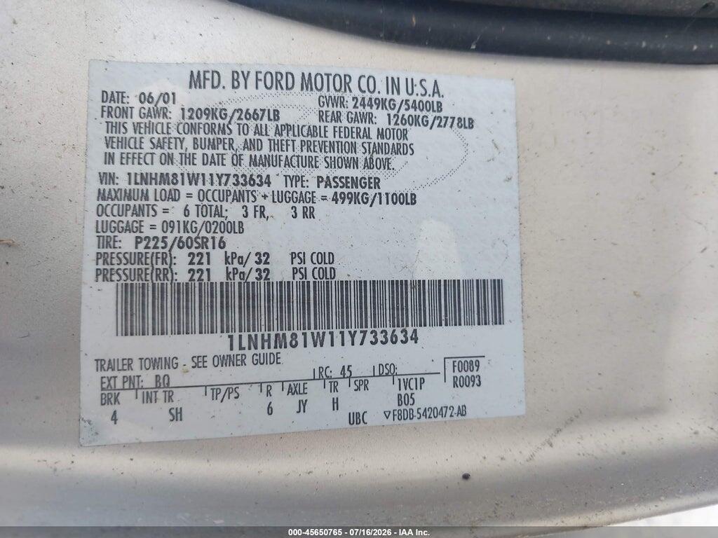 1LNHM81W11Y733634 2001 LINCOLN TOWN CAR photo no. 9