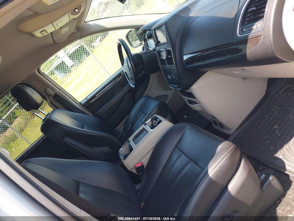 2C4RC1CG0DR590130 2013 CHRYSLER TOWN & COUNTRY photo no. 5