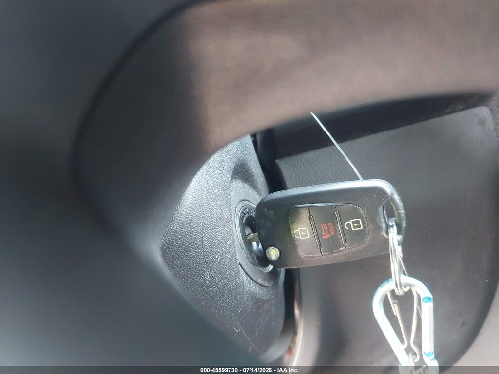 KNDJT2A29B7297352 2011 KIA SOUL photo no. 11