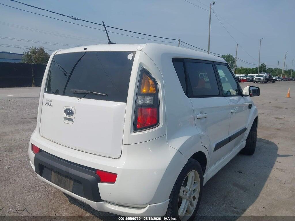 KNDJT2A29B7297352 2011 KIA SOUL photo no. 4