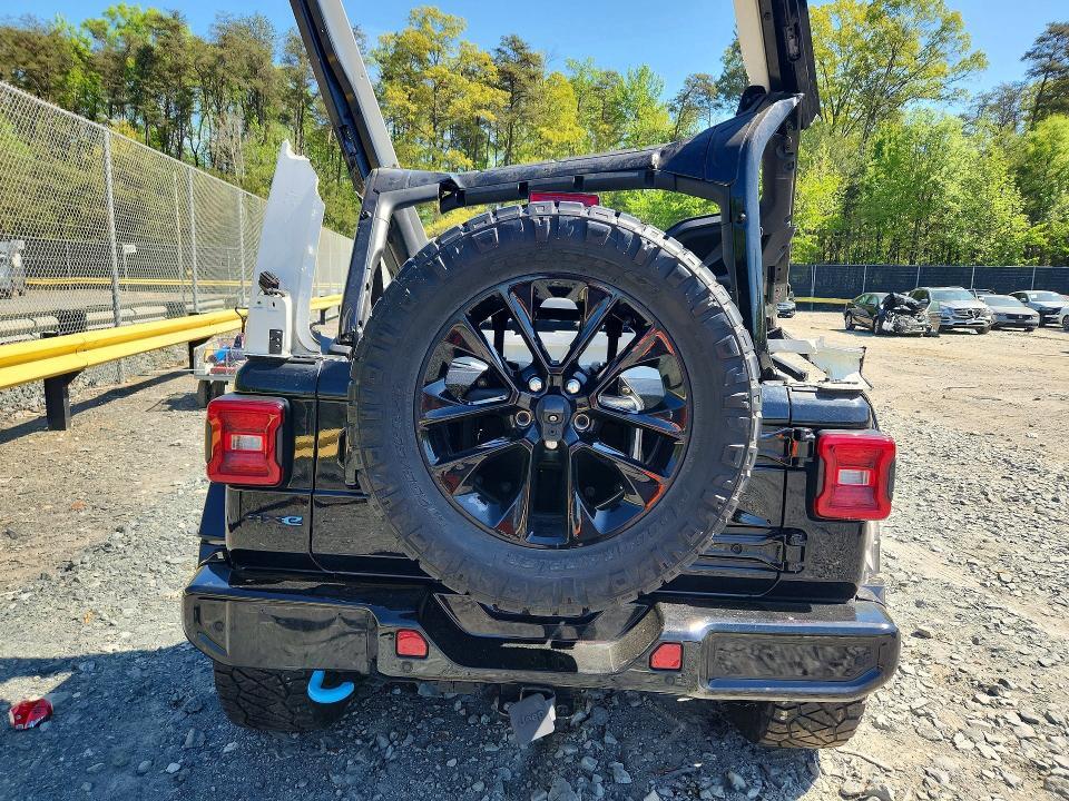 2021 JEEP WRANGLER UNLIMITED SAHARA 4XE — Фото 6 из 13
