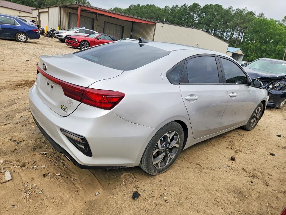 2021 KIA FORTE LXS — Фото 3 из 13
