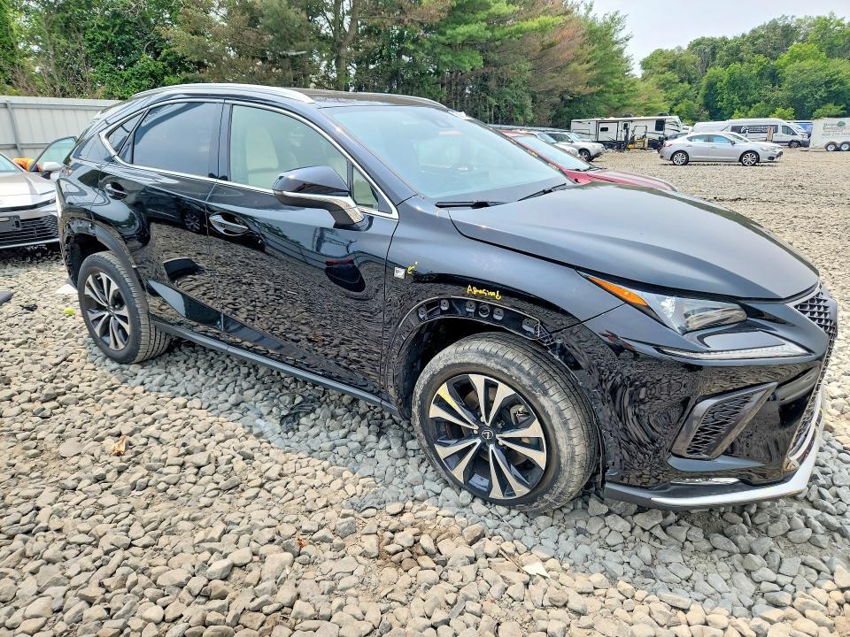 2021 LEXUS NX 300 F SPORT — Фото 4 из 14