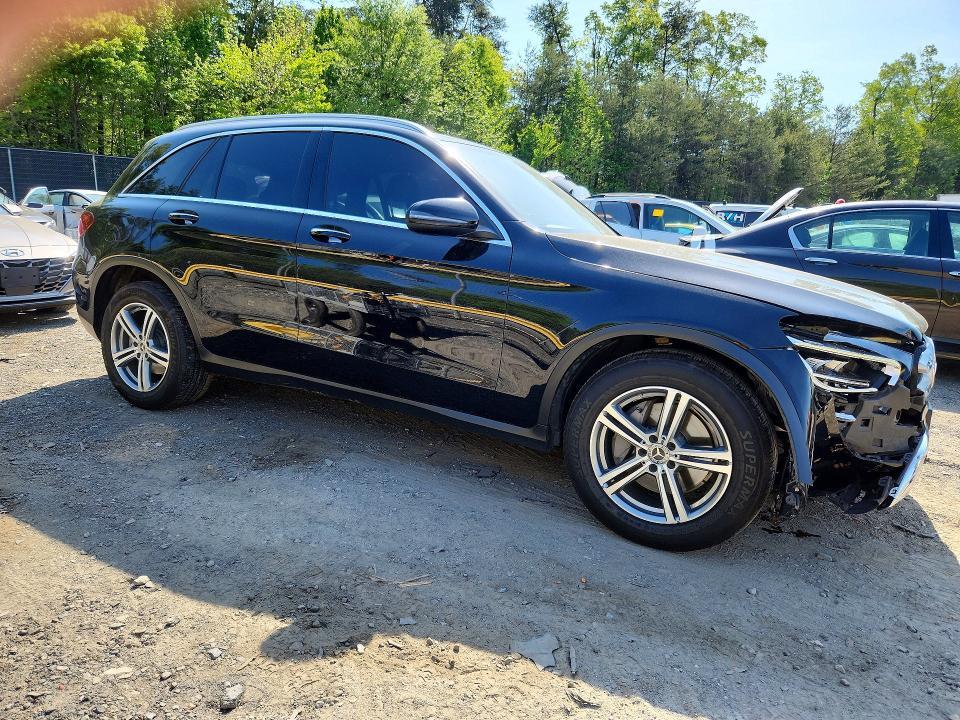 2021 MERCEDES-BENZ GLC 300 4MATIC — Фото 4 из 13