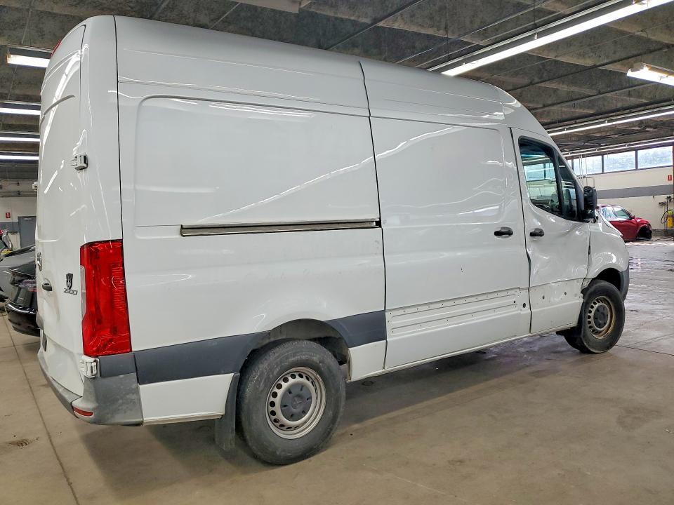 2021 MERCEDES-BENZ SPRINTER 2500 — Фото 3 из 13
