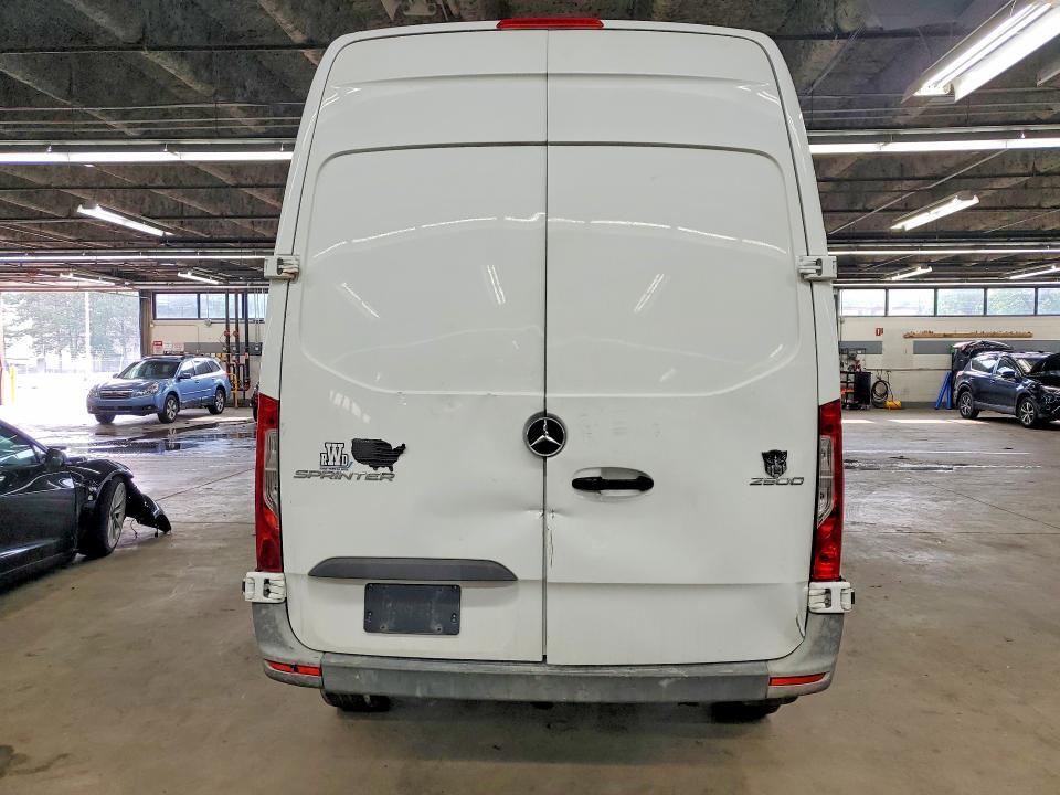 2021 MERCEDES-BENZ SPRINTER 2500 — Фото 6 из 13