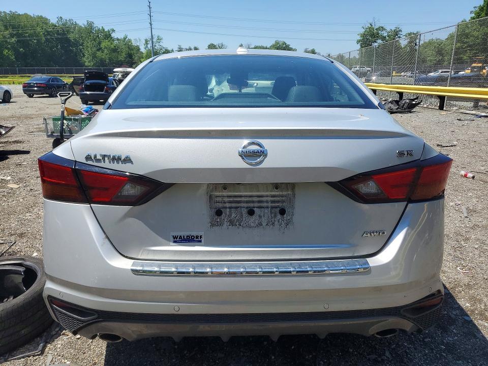 2021 NISSAN ALTIMA SR — Фото 6 из 12