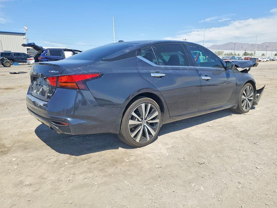 2021 NISSAN ALTIMA PLATINUM — Фото 3 из 12