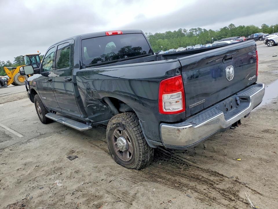 2021 RAM 2500 BIG HORN — Фото 2 из 12