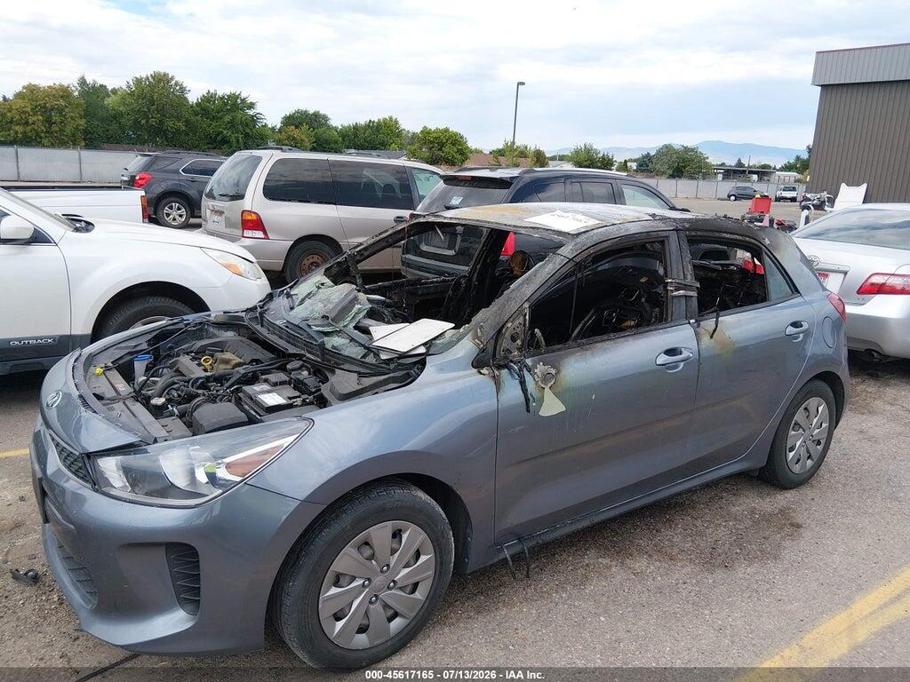3KPA25AD2LE288323 2020 KIA RIO 5-DOOR photo no. 2