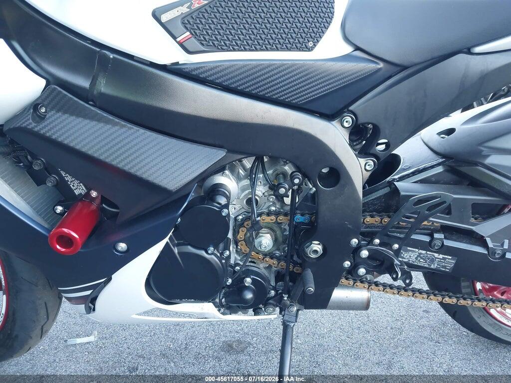 JS1GR7MA1S7101682 2025 SUZUKI GSX-R750 photo no. 9