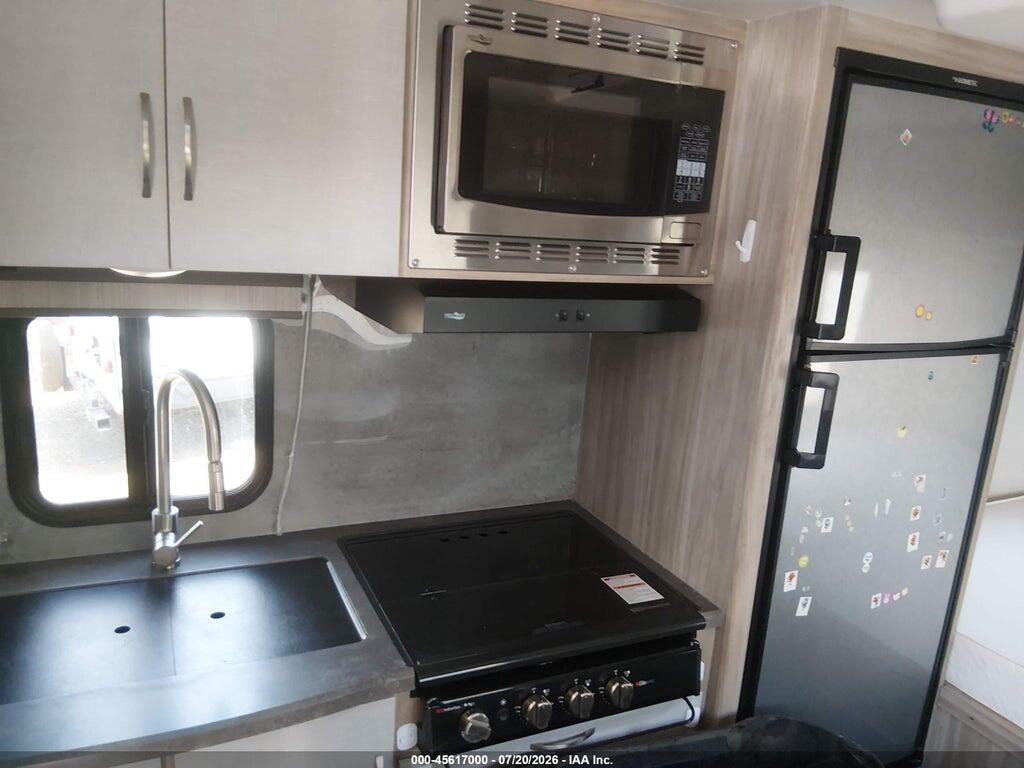 54CTM2F23N3058566 2022 WINNEBAGO M-1708FB photo no. 10