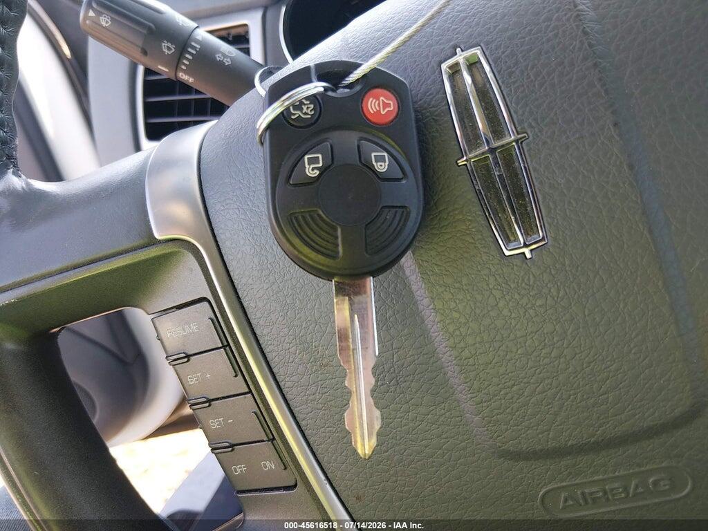 3LNHL2GC8AR637057 2010 LINCOLN MKZ photo no. 11