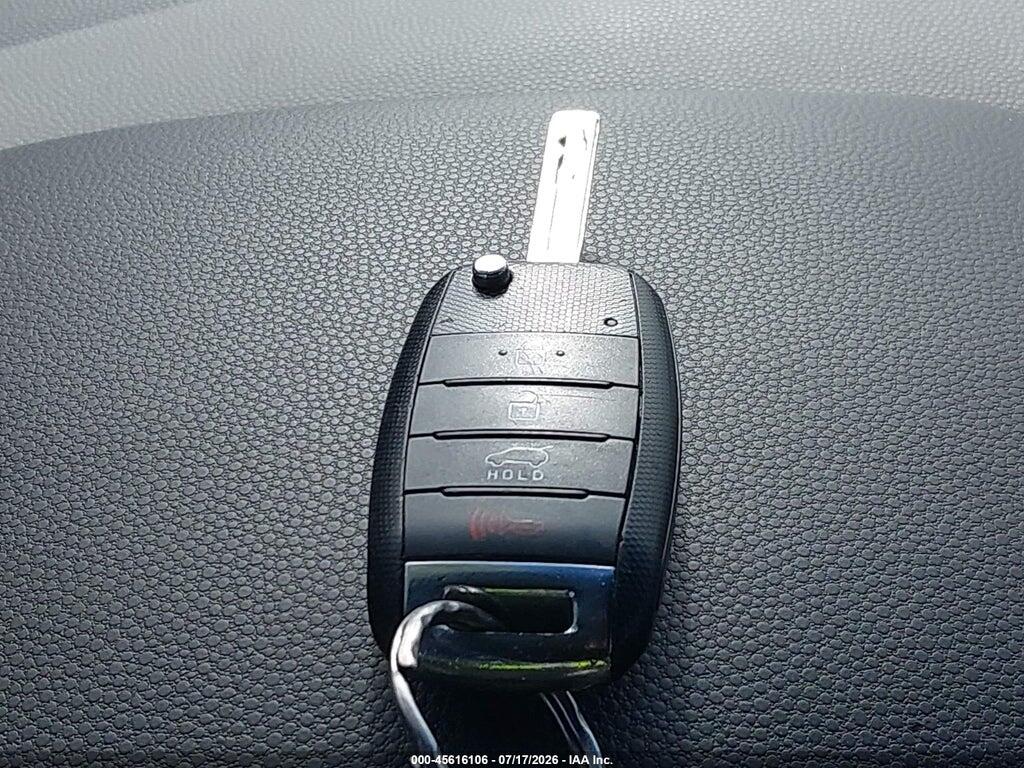 KNDJN2A26G7324430 2016 KIA SOUL photo no. 11